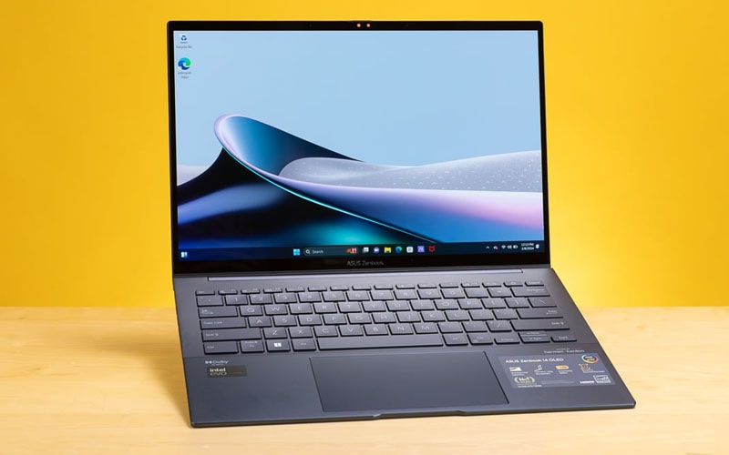 Pin lâu dài, đáp ứng nhu cầu sử dụng cả ngày Top laptop văn phòng 30 triệu đáng mua nhất 2025