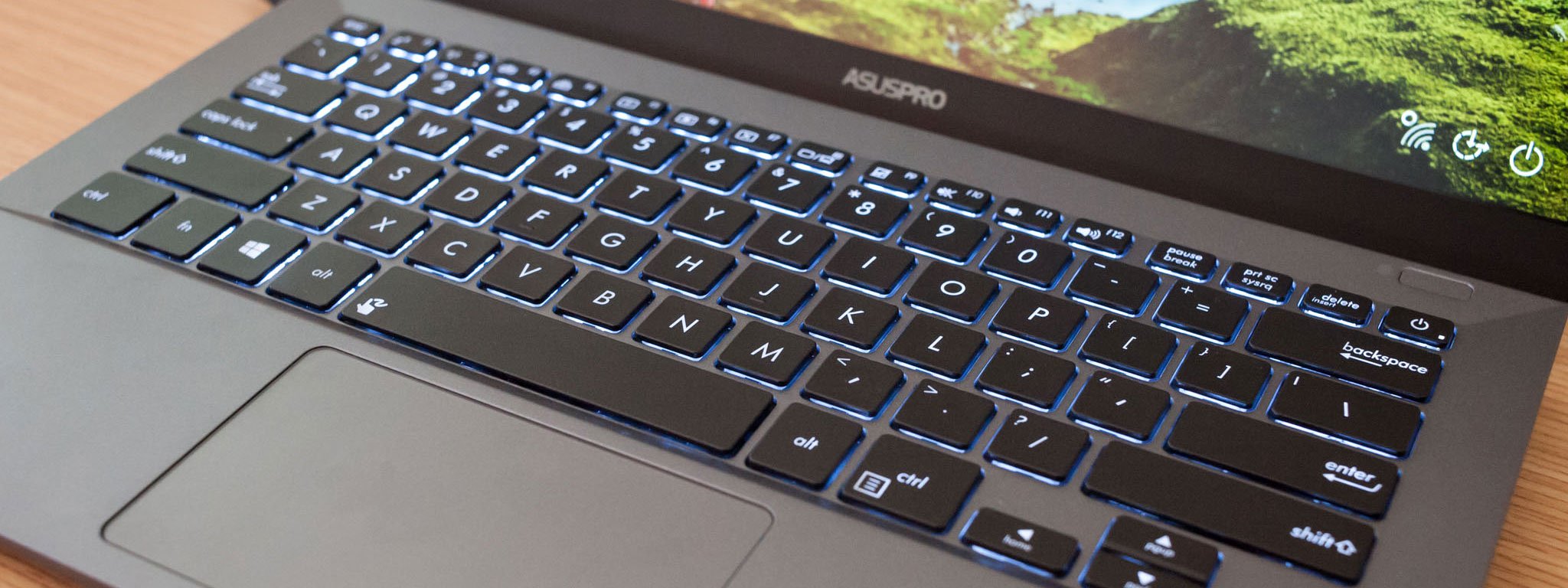 Bàn phím laptop không gõ được bất kỳ phím nào