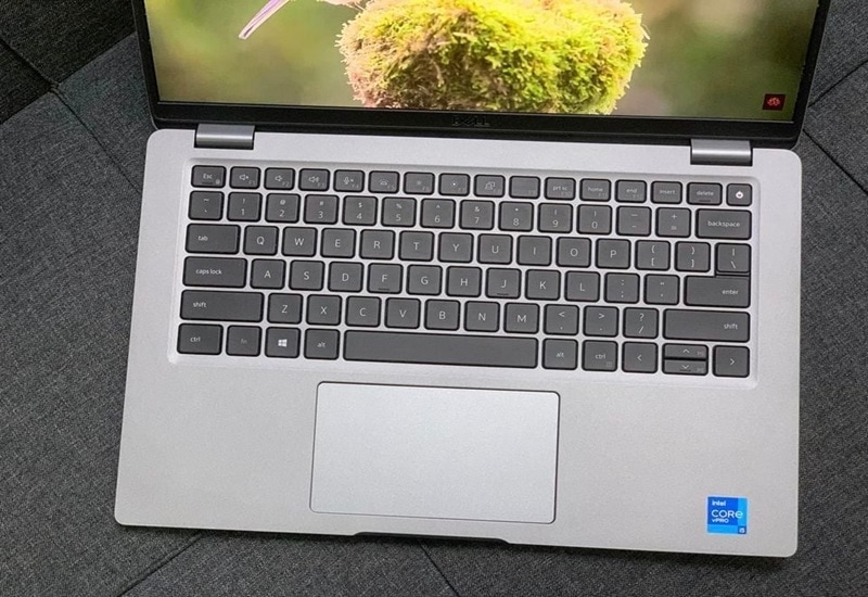 Bàn phím, touchpad nhạy, gõ thoải mái Bàn phím, touchpad nhanh nhạy