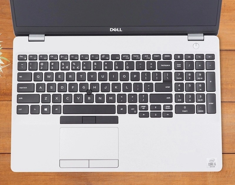 Bàn phím thiết kế rộng rãi gõ êm, thoải mái