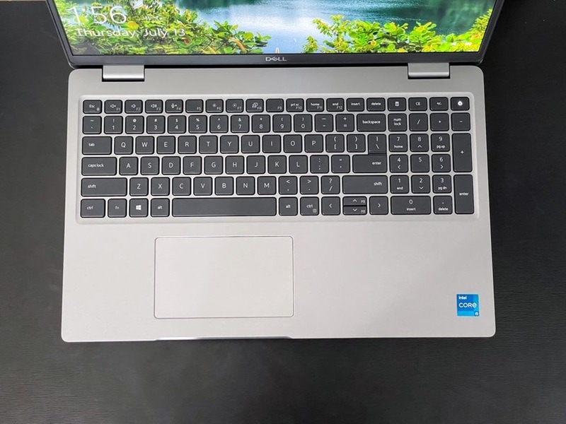 Bàn phím, touchpad mượt mà