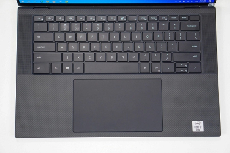 Bàn phím độ phản hồi tốt, bố trí hợp lý