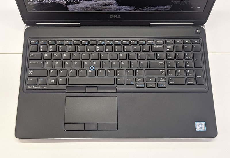 Bàn phím và touchpad tiện dụng