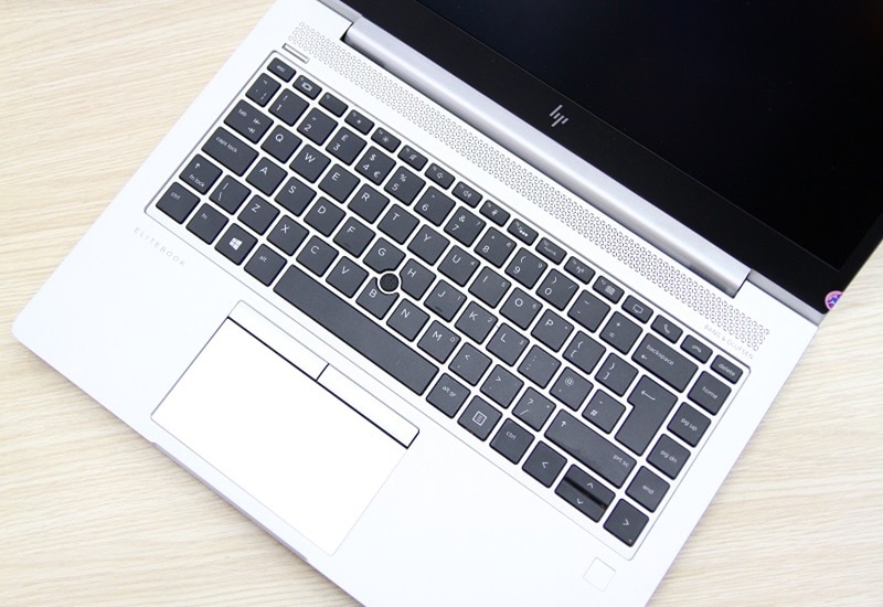 Bàn phím, touchpad tối ưu cho công việc