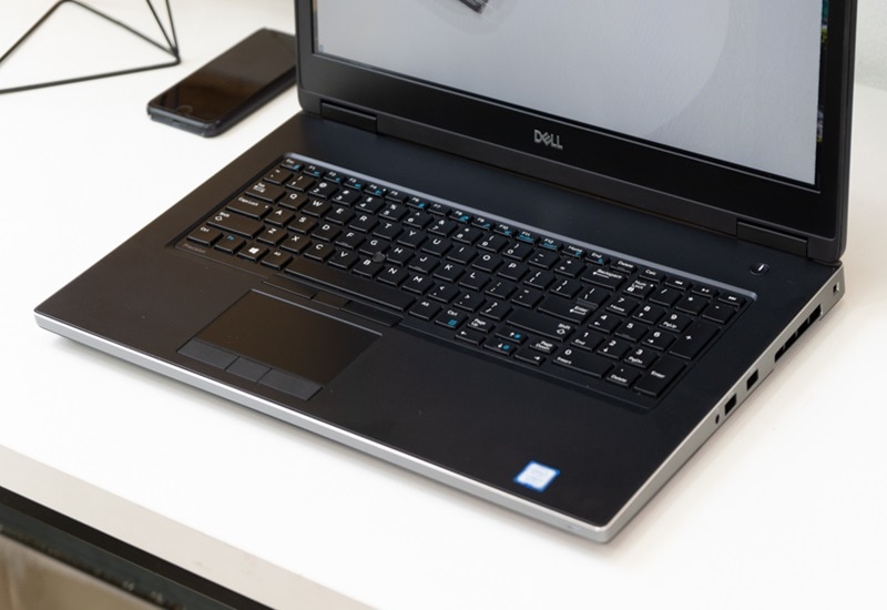 Bàn phím êm ái, dễ gõ, touchpad linh hoạt và chính xác Bàn phím thoải mái, touchpad nhạy