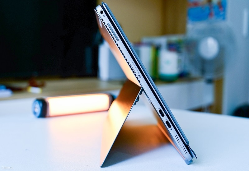 Cổng kết nối đa dạng, dễ dàng kết nối thiết bị Cổng kết nối đầy đủ