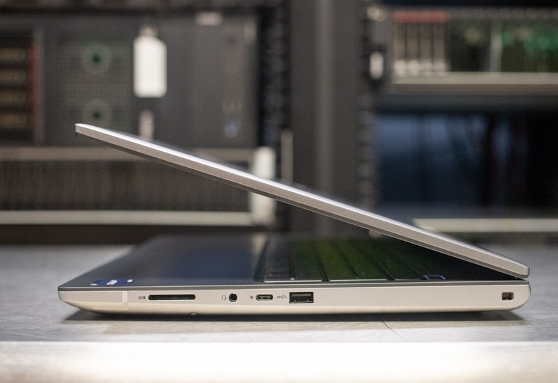 Cổng kết nối đầy đủ, hỗ trợ làm việc hiệu quả Cổng kết nối đầy đủ