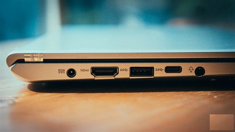 Kết nối nhanh chóng với hệ thống cổng kết nối đa dạng