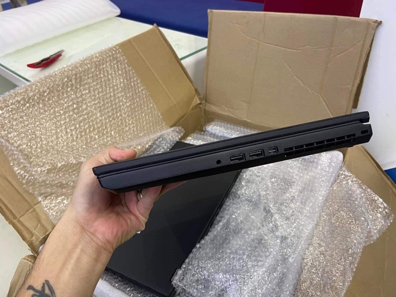 Cổng kết nối đầy đủ