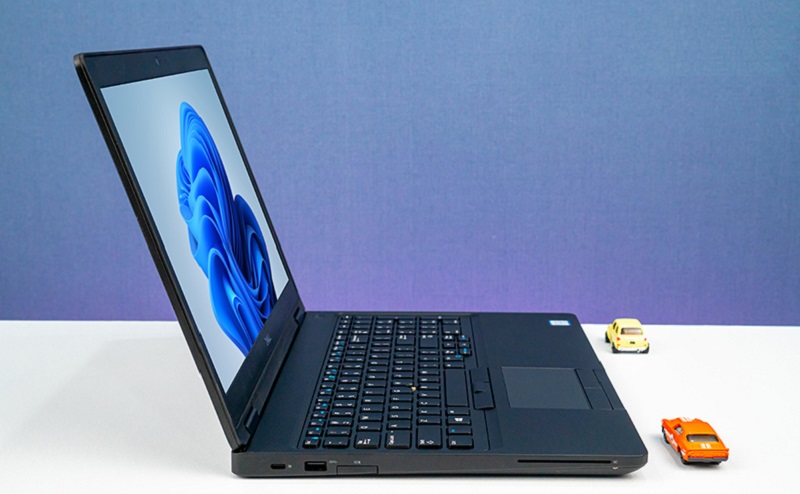 Vỏ máy làm từ sợi carbon cao cấp, vừa nhẹ vừa bền Vỏ máy làm từ sợi carbon cao cấp, vừa nhẹ vừa bền