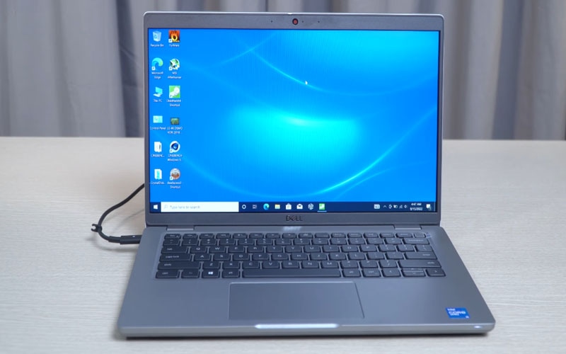 aptop nào được sinh viên kinh tế đánh giá cao nhất 2025?