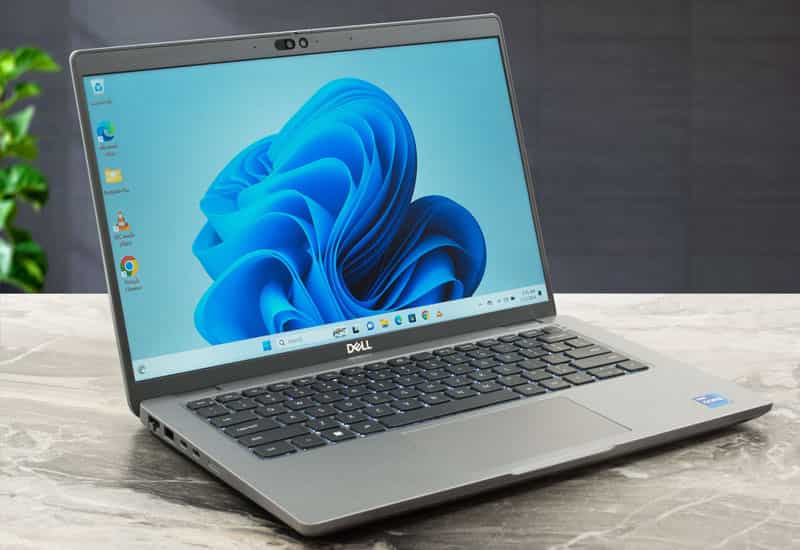 Laptop hiệu năng mạnh mẽ cho sinh viên logistics thao tác mượt mà