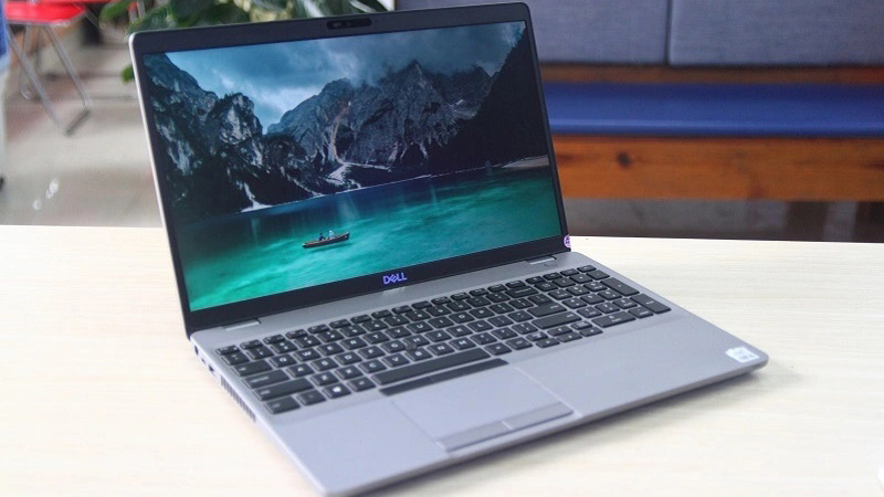 Laptop bền bỉ và hiệu năng mạnh mẽ