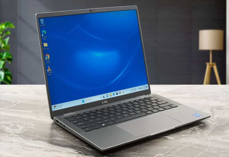 Laptop học ngoại ngữ có màn hình đẹp, bàn phím êm, gõ văn bản mượt