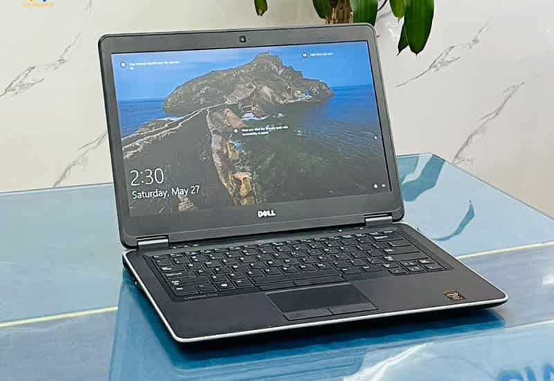 Laptop cho sinh viên y khoa cần bền, nhẹ và hoạt động ổn định lâu dài