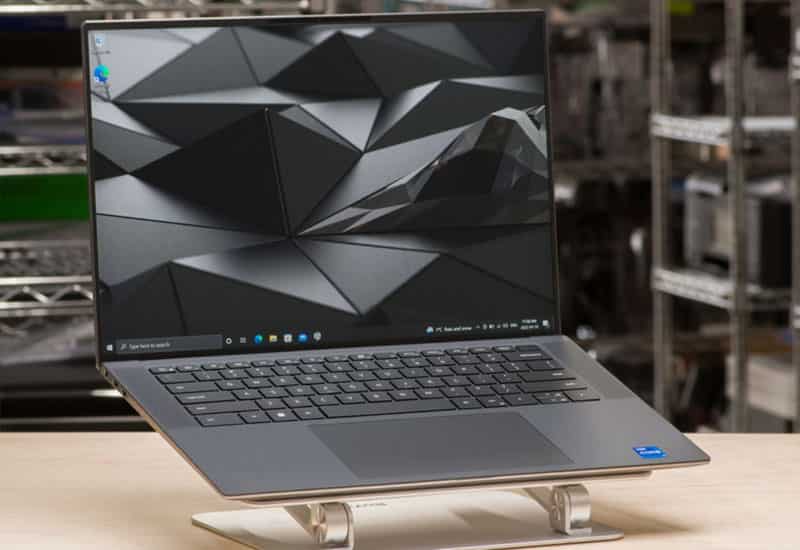 Thiết kế chắc chắn, bản lề kim loại bền bỉ phù hợp dân kỹ thuật Những yếu tố quan trọng khi chọn mua laptop dành cho dân kỹ thuật