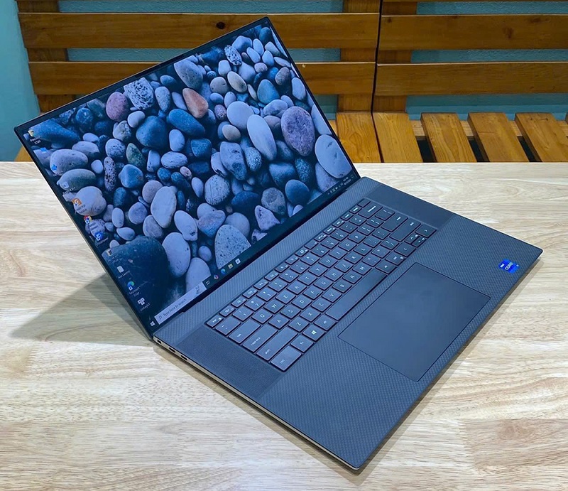 Thiết kế chắc chắn và sang trọng vỏ đen nam tính Thiết kế chắc chắn và sang trọng vỏ đen nam tính