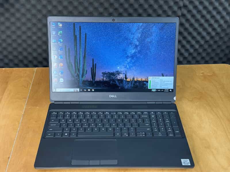 Chất liệu nhôm nguyên khối tạo cảm giác sang trọng và bền bỉ. Laptop cho sinh viên kỹ thuật ô tô: Hiệu năng cao, giá hợp lý