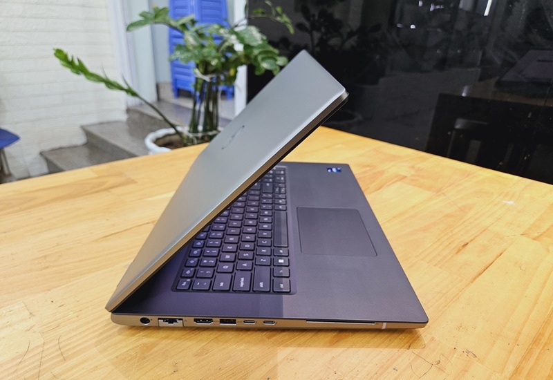 Laptop Dell Precision 7780 phù hợp với người dùng nào?