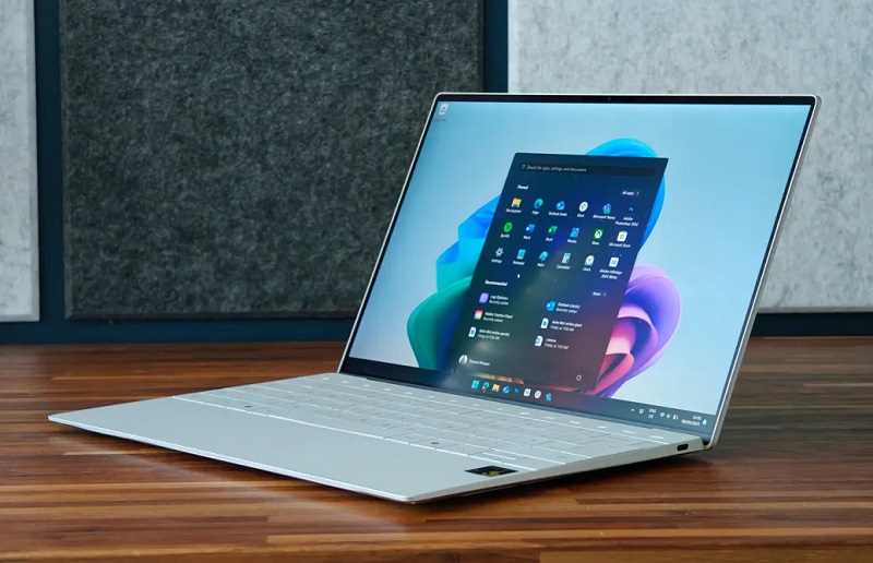 Tổng thể máy sang trọng và thanh lịch Tổng thể máy sang trọng và thanh lịch