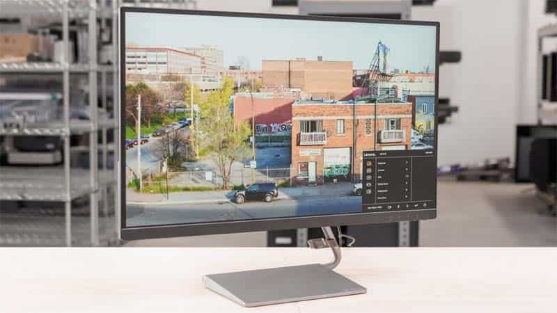 Tận hưởng thế giới giải trí sống động với màn hình lớn cho game thủ