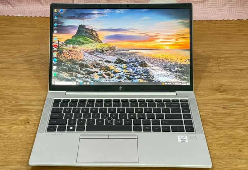 Chọn laptop nào được sinh viên luật sử dụng phổ biến nhất?