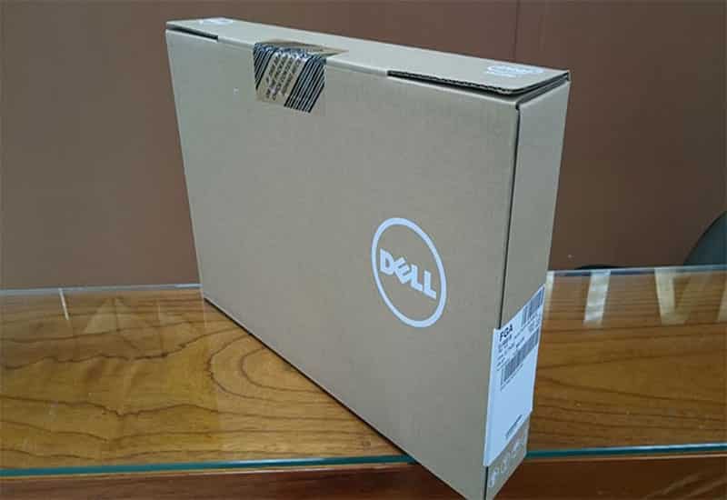 Kiểm tra hộp đựng laptop Dell còn nguyên tem, không trầy xước Hướng dẫn chi tiết cách kiểm tra máy tính laptop Dell chính hãng