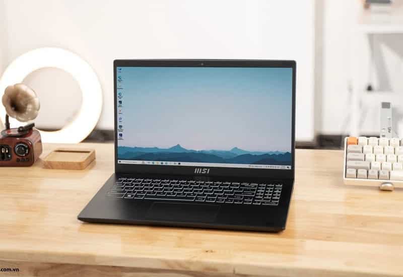 Ưu tiên CPU mạnh, RAM lớn, ổ SSD nhanh cho học tập kỹ thuật