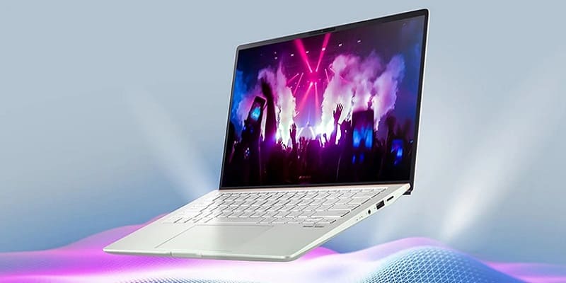 Laptop mỏng nhẹ cũ rất tiện ích để mang di chuyển