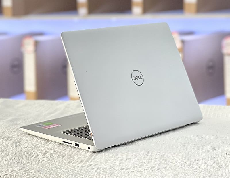 Dell Inspiron là dòng máy dành cho học sinh, sinh viên Dell Inspiron là dòng máy hoàn hảo dành cho học sinh