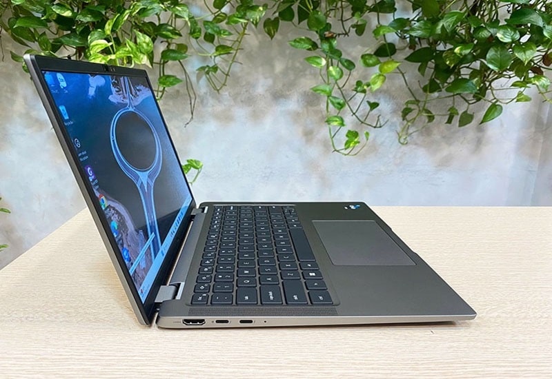 Đầy đủ cổng kết nối, đáp ứng nhu cầu công việc đa dạng cổng kết nối