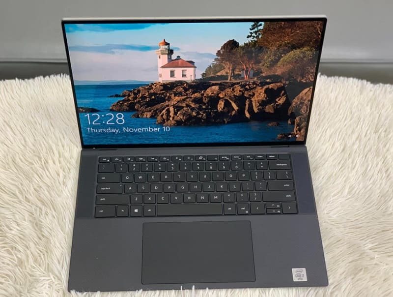 Bàn phím được thiết kế tiện ích, nhập liệu thoải mái Bàn phím được thiết kế khoa học