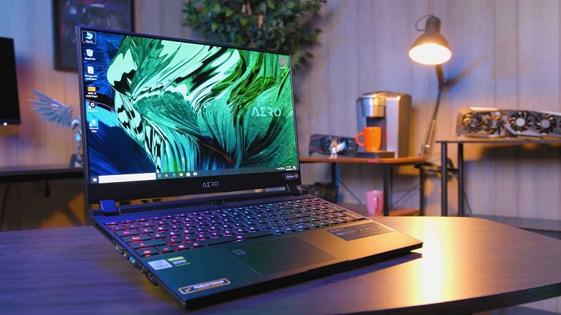 Dòng máy này nổi bật với ngoại hình khá hầm hố