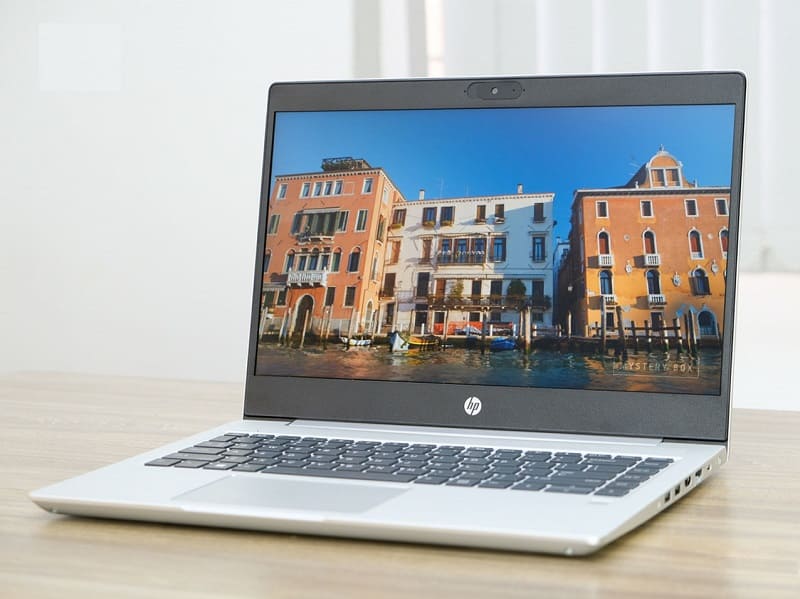 Thiết kế bền bỉ, cấu hình ổn là những tiêu chí được đánh giá cao