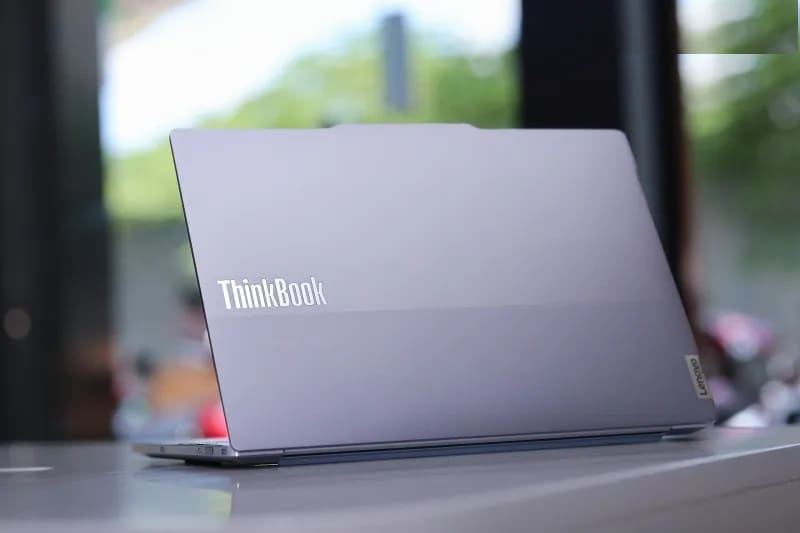 Thời lượng pin dài cùng công nghệ sạc nhanh