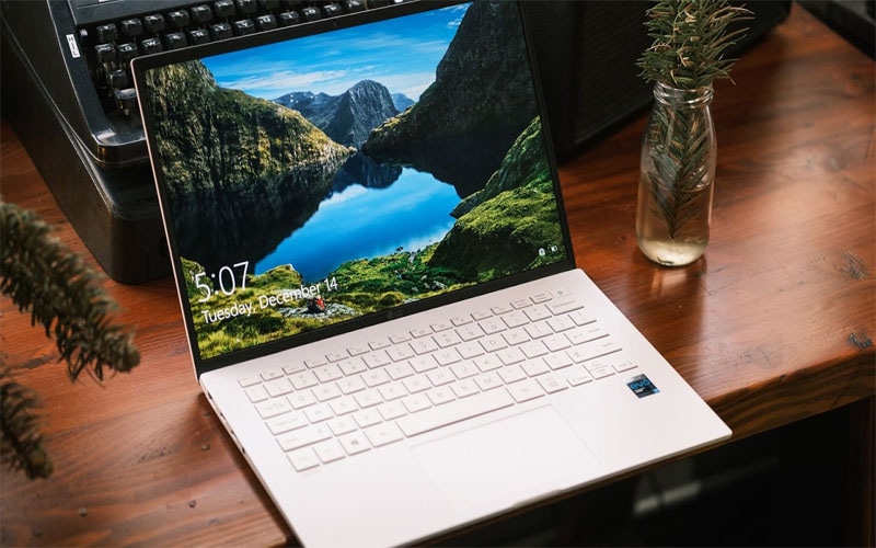 Top laptop văn phòng 30 triệu đáng mua nhất 2025 Laptop văn phòng 30 triệu: Lựa chọn mạnh mẽ, đáng đồng tiền