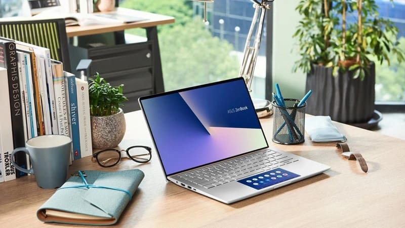 Các cổng kết nối trang bị đầy đủ để hỗ trợ công việc