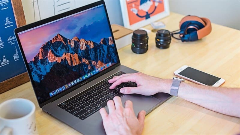 Macbook là một dòng máy được dân văn phòng yêu thích