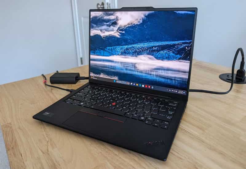 Thiết kế gọn gàng, thời trang, dễ mang theo đến lớp hay quán cà phê. Khám phá laptop doanh nhân thiết kế thời thượng cho người thành đạt