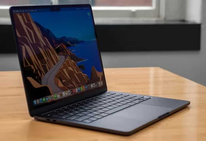 Laptop phù hợp sinh viên tài chính ngân hàng: Bền bỉ, bảo mật cao