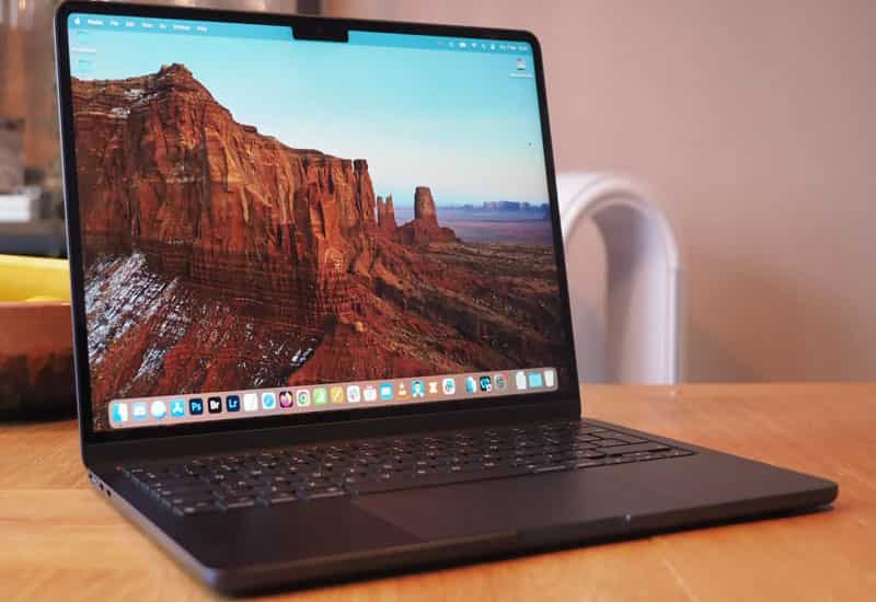 MacBook Air M3 13 inch: Hiệu suất vượt trội, pin lâu, thiết kế siêu gọn