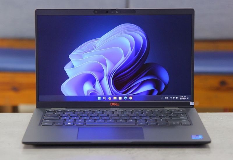 Màn hình rõ nét, chống chói – lý tưởng cho làm việc dài giờ dưới ánh đèn văn phòng Màn hình sống động, sắc nét