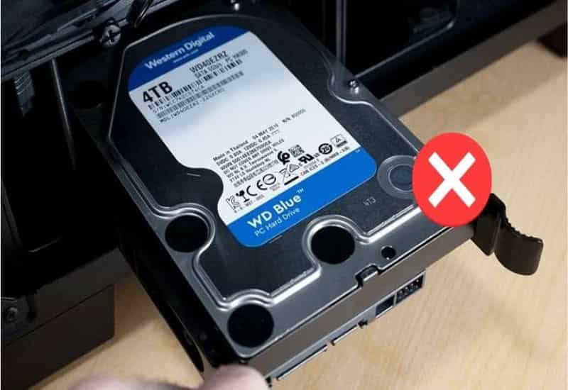 Ổ cứng SSD tăng tốc độ truy xuất dữ liệu tức thì Ổ cứng SSD nhanh chóng tăng tốc độ truy xuất dữ liệu