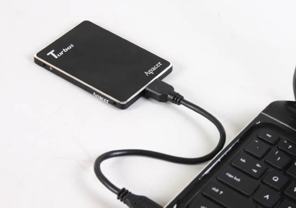 Dùng ổ cứng Laptop cho máy bàn có được không