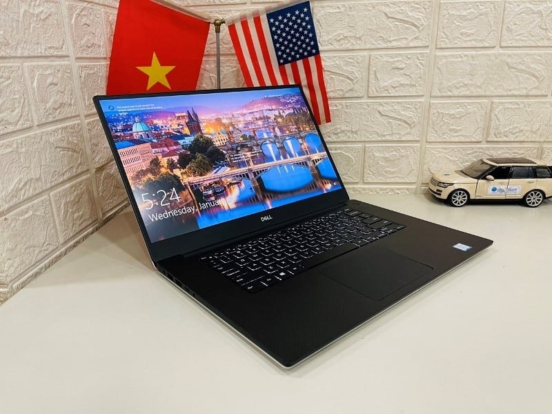 Kiểu dáng hiện đại, tinh tế tạo ấn tượng ngay từ đầu Thiết kế sang trọng, tinh tế phù hợp môi trường chuyên nghiệp