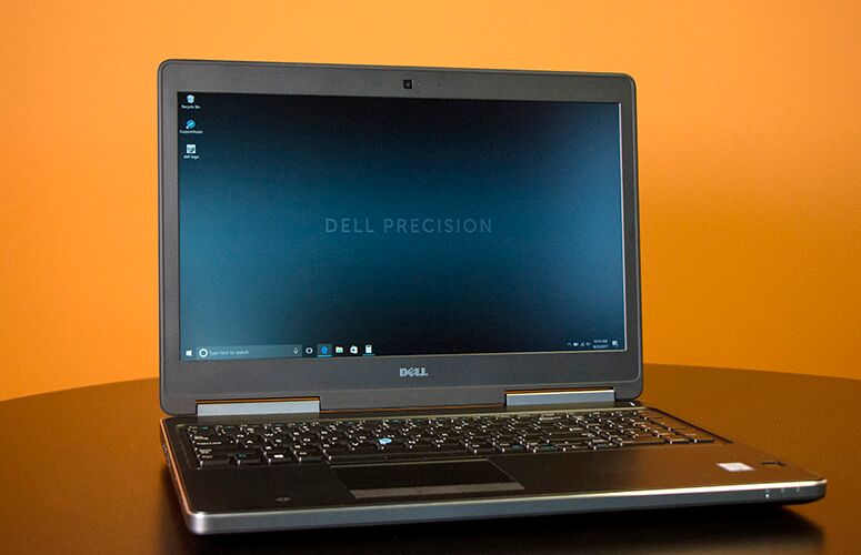Bàn phím của Dell Precision 7720 được thiết kế tinh tế