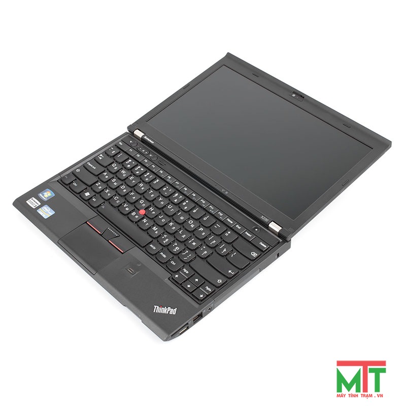 ThinkPad X230 sử dụng màn hình 12.5 inch, với đèn nền LED