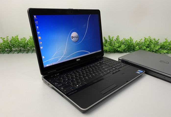 Màn hình laptop Dell Latitude E6540 sắc nét, tự nhiên